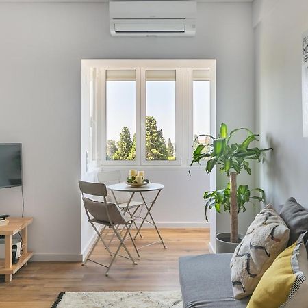 Spacious Apt Campo D'Ourique With Ac Lissabon Buitenkant foto