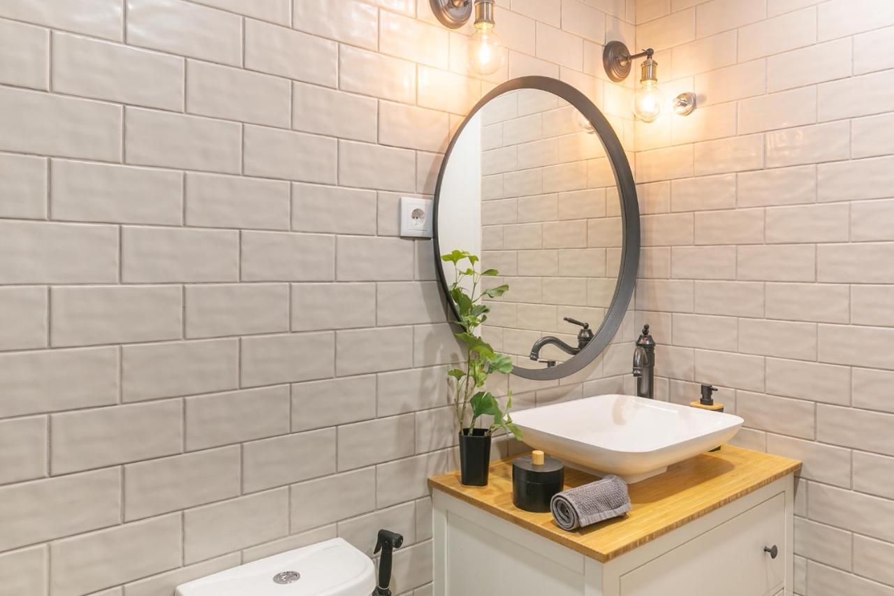 Spacious Apt Campo D'Ourique With Ac Lissabon Buitenkant foto